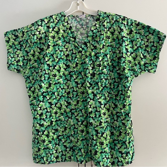 Smart Scrubs Green Shamrock Print Jacket and Top. Size - L. - Picture 4 of 5